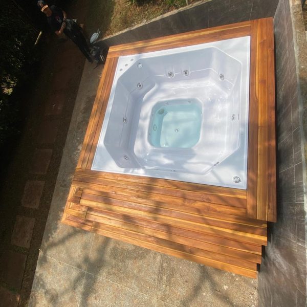 Jacuzzi de sobreponer para 8 personas