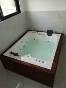 JACUZZI-AMAZON